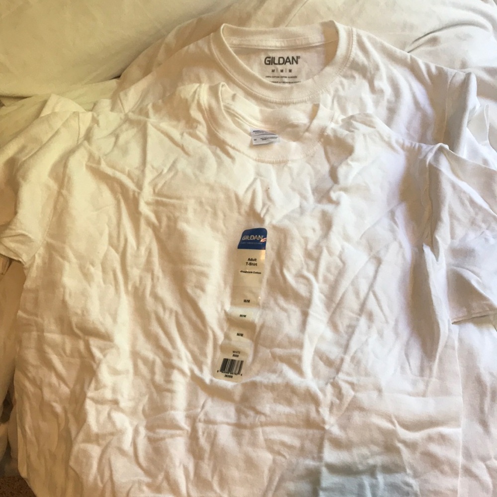 Gildan white t shirts